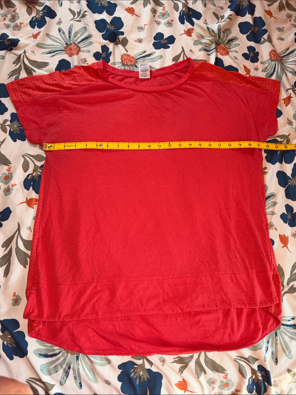 Lot of 4 Women’s Short-Sleeve Workout Tees — Various Brands - Picture 4 of 16